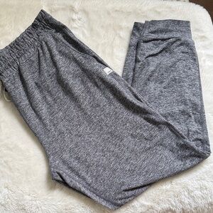 Vuori Performance Jogger size medium